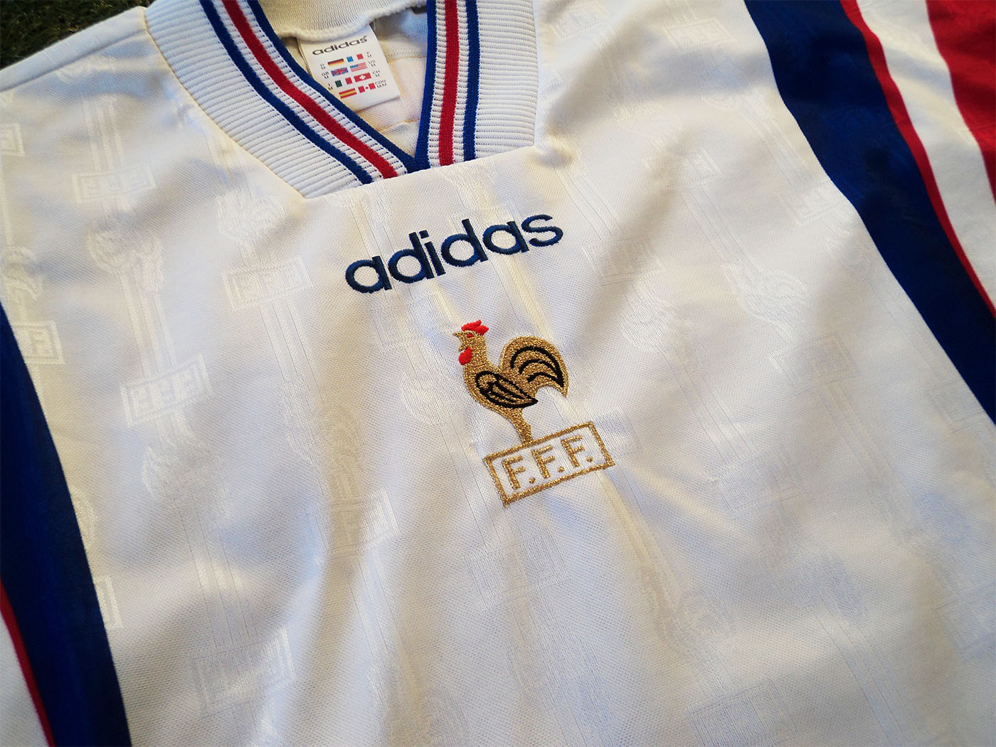 1996-1998 France away shirt - Medium
