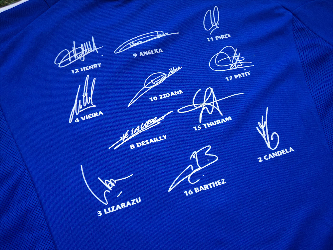 2002-2004 France "Squad Signed" home shirt - XLarge