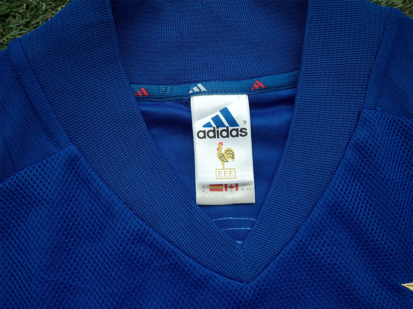 2002-2004 France "Squad Signed" home shirt - XLarge