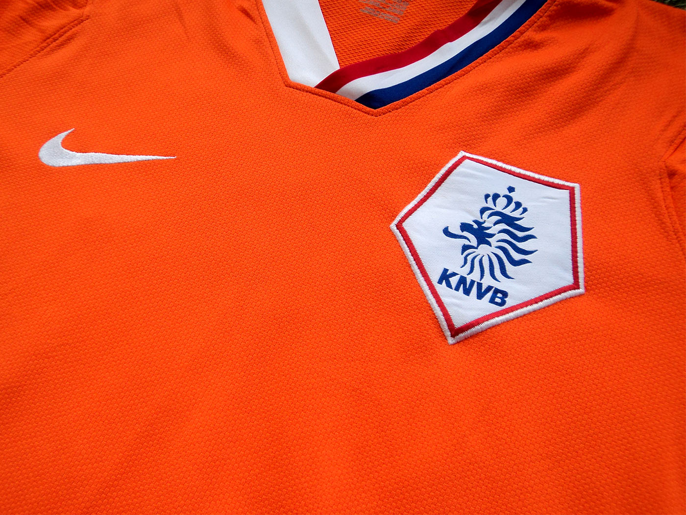 2008-2010 Holland home shirt - Large