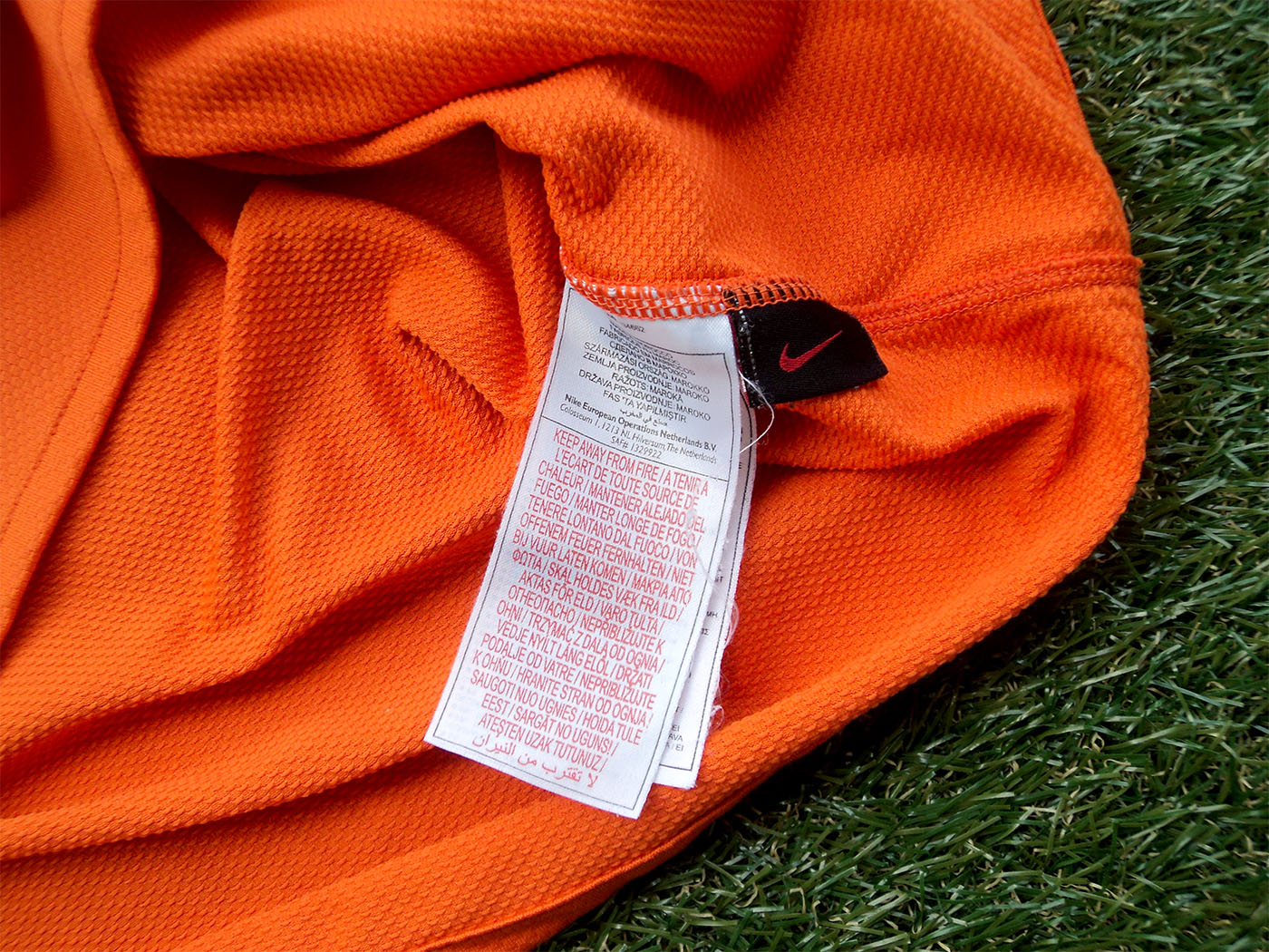2008-2010 Holland home shirt - Large