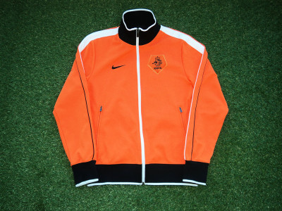 2010-2011 Holland Nike N98 track jacket - Small