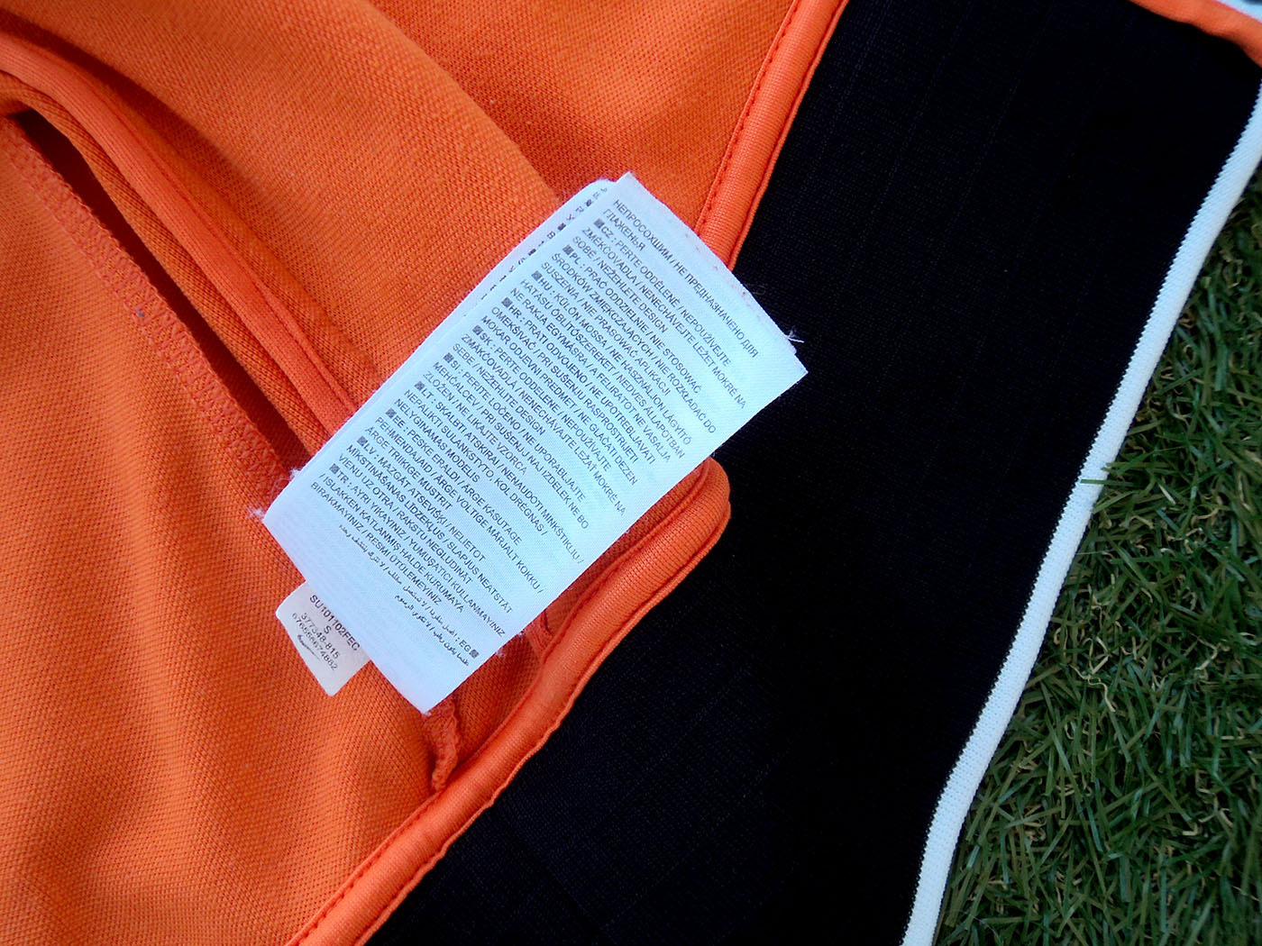 2010-2011 Holland Nike N98 track jacket - Small