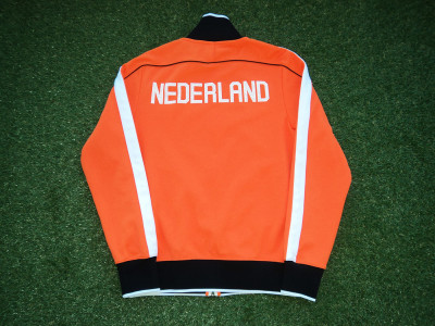 2010-2011 Holland Nike N98 track jacket - Small