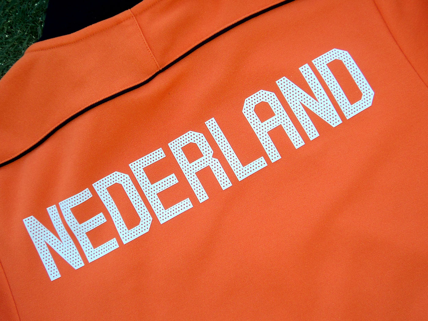 2010-2011 Holland Nike N98 track jacket - Small