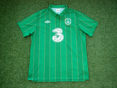 2011-2012 Ireland home shirt - Large (44")