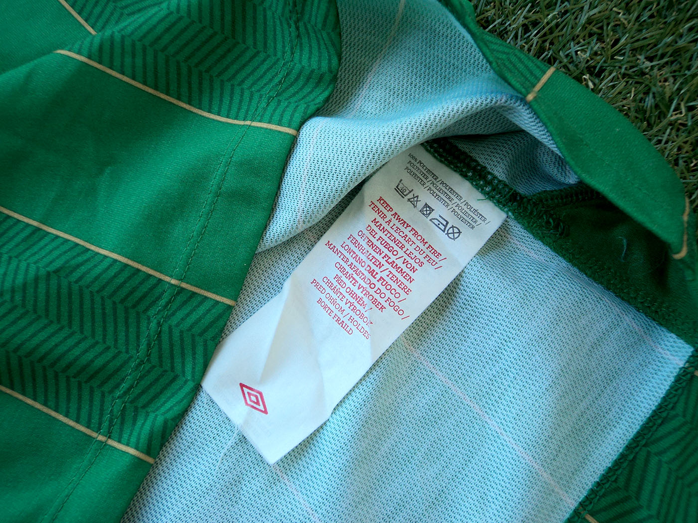 2011-2012 Ireland home shirt - Large (44")