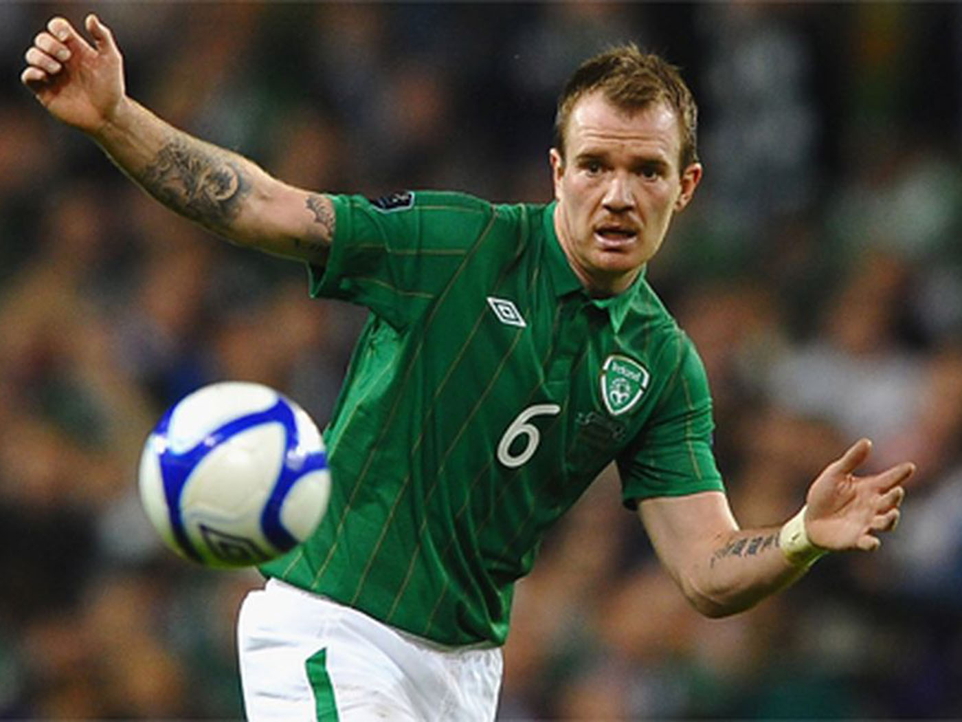 2011-2012 Ireland home shirt - Large (44")