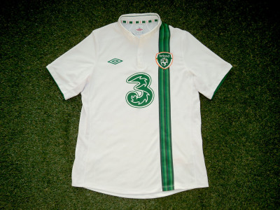 2012-2013 Ireland away shirt - Large (42")