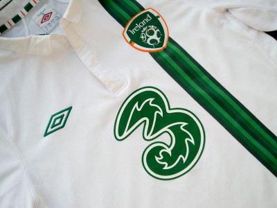 2012-2013 Ireland away shirt - Large (42")