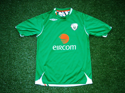 2006-2008 Ireland home shirt - Medium