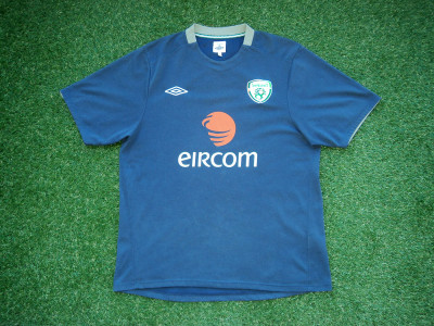 2010-2011 Ireland tee - XLarge