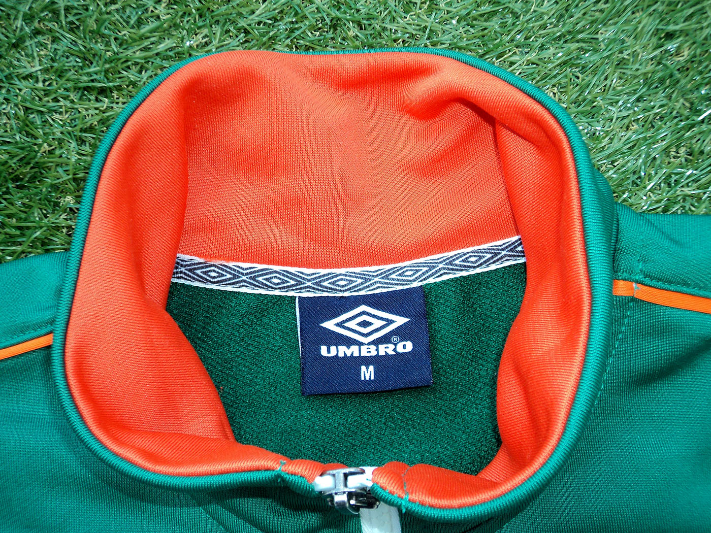 2016-2017 Ireland "90s Pro-training collection" training top - Medium