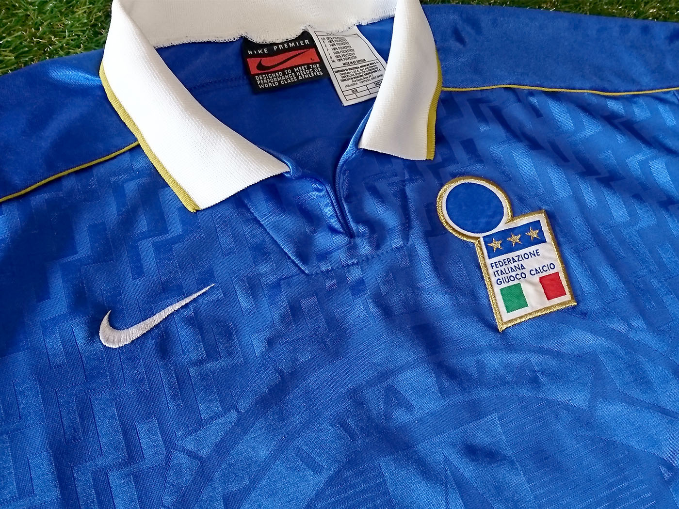1994-1995 Italy home shirt - Large