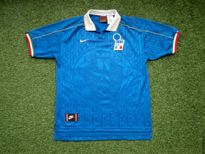 1994-1995 Italy home shirt - Medium