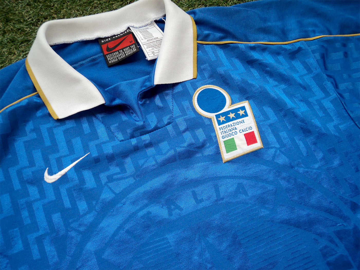 1994-1995 Italy home shirt - Medium