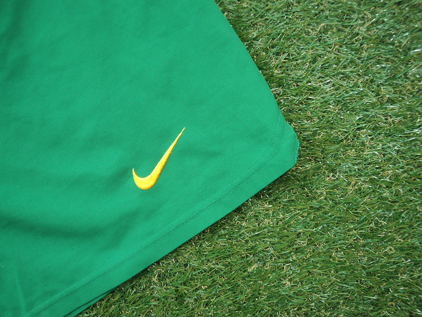 2004-2006 Portugal home shorts - Medium