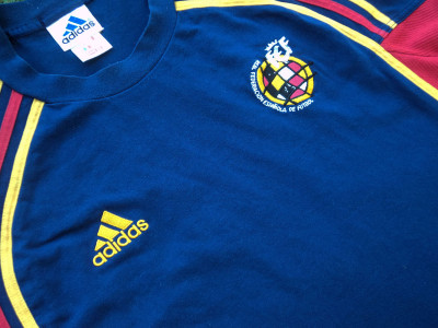2000-2002 Spain training shirt - Large (44"-46")