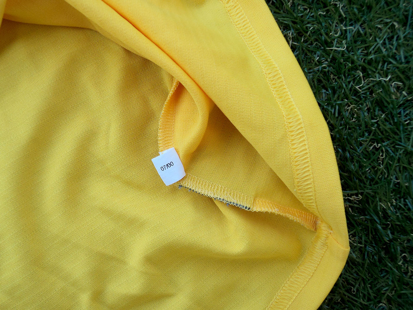 2000-2002 Sweden home shirt - XLarge (2)