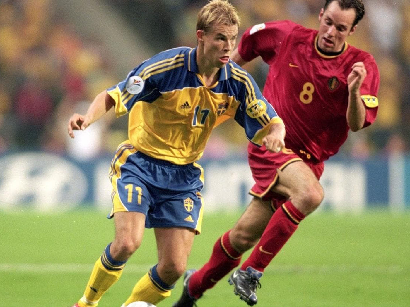 2000-2002 Sweden home shirt - XLarge (2)