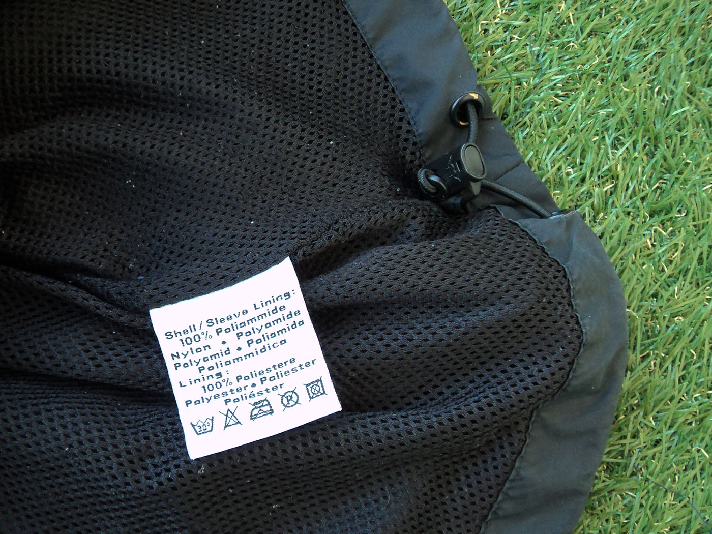 2003-2004 Wales training jacket - XLarge